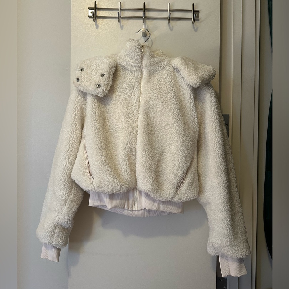 Alo Yoga False Fur Jacket